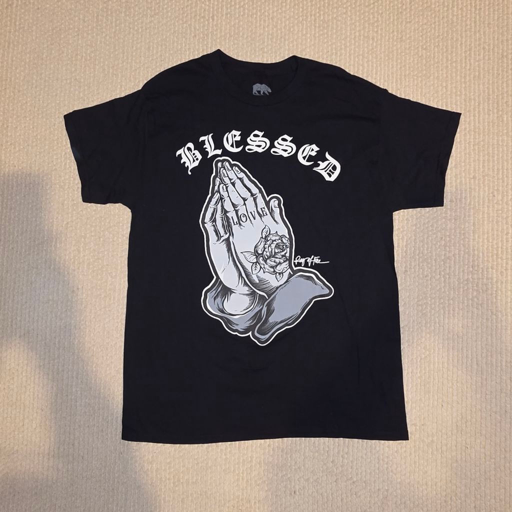 Men's Ring of Fire Blessed Praying Hands Black White Short Sleeve Tee L